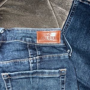 NWOT Hollister Ultra-High Rise Mom Jean Hollister Vintage Stretch, Size 7R